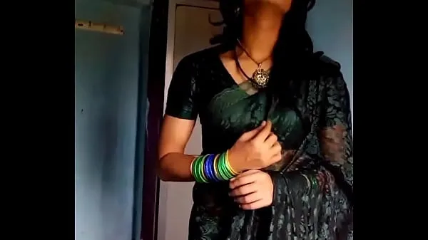 Crossdresser in green saree Video hangat yang panas
