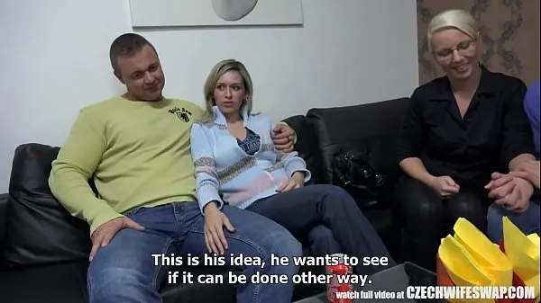 Kuumia Blonde Wife Cheating her Husband lämmintä videota