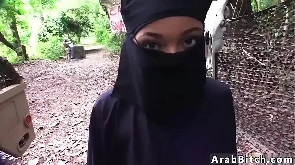 Chaud Teen musulman baise et arabe première fois en extérieur Away From Home Away chaud Vidéos