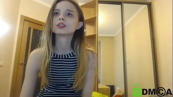 Sexy belle fille se masturbe sur webcam 584 | version complète