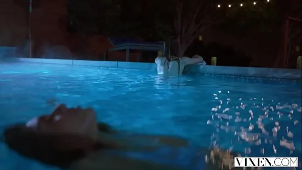 Hot VIXEN Janice Griffith and Ivy Wolfe Sneak Into Backyard For Nighttime Pool Fun warm Videos