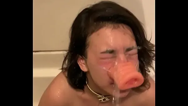Hot Dirty piggie drinking pee warm Videos