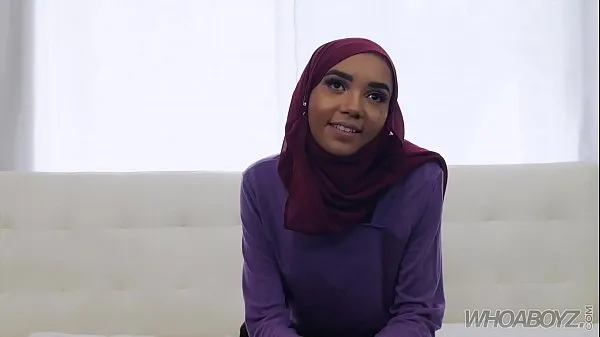Videos calientes Pequeña hijab es follada y cubierta de semen cálidos