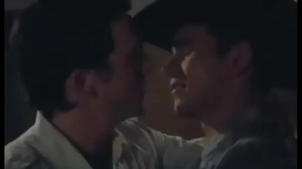 Hotte Gay Kiss from Movie Is It Just Me between actors Nicholas Downs and David Loren varme videoer