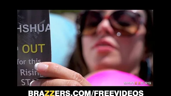 Hot Bikini Latina Ariella Ferrera daydreams about fucking her poolboy warm Videos