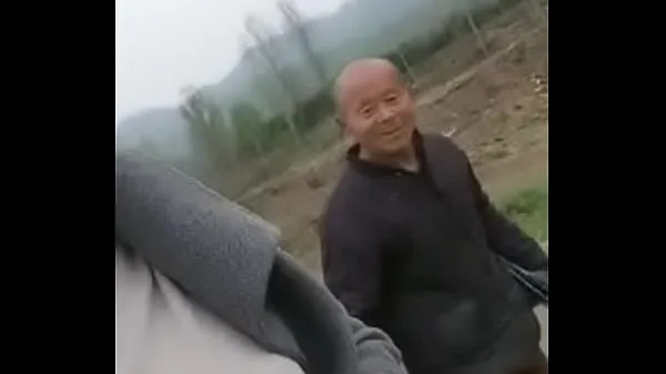 Hot Beauty is having fun with the old man in the wild warm Videos