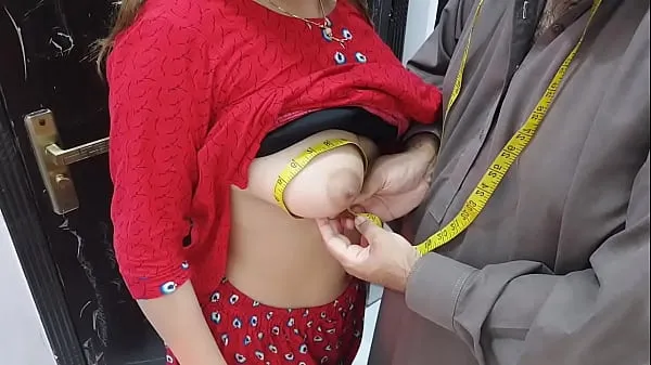 گرم Desi indian Village Wife,s Ass Hole Fucked By Tailor In Exchange Of Her Clothes Stitching Charges Very Hot Clear Hindi Voice گرم ویڈیوز