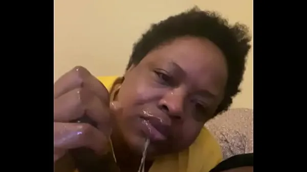 Mature ebony bbw gets throat fucked by Gansgta BBC Video hangat yang panas