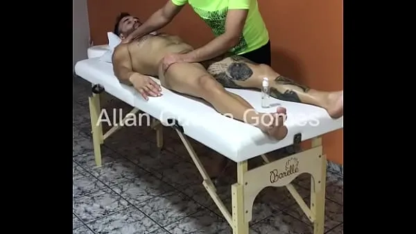 Sesión de masaje con MASSAGISTA RIO DE JANEIRO tuvo un final feliz en el luchador de MMA Allan Guerra Gomes completo en x videos rojo - parte 1