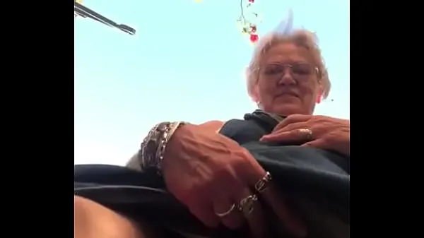 Hot Granny shows big pussy in public warm Videos