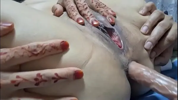 مقاطع فيديو ساخنة Pakistani husband sucking and play with dildo with nasreen anal and pussy دافئة