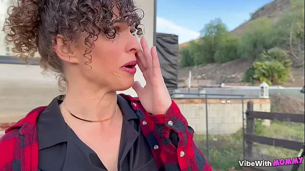 Καυτά Crying Jewish Ranch Wife Takes Neighbor Boy's Virginity ζεστά βίντεο